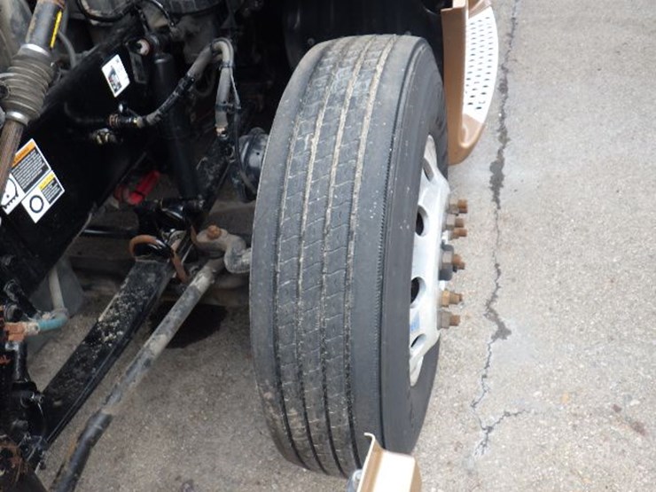 2022-kenworth-t680-image-25