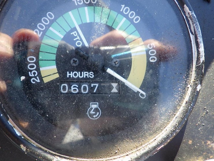 massey-ferguson-32-image-30