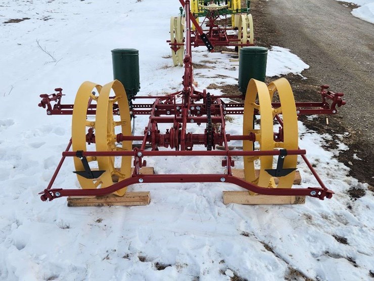 case-two-row-corn-planter-image-5