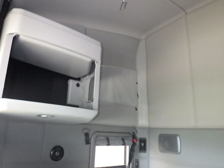 2022-kenworth-t680-image-21