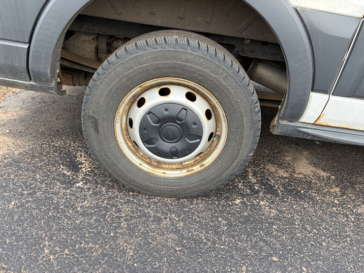 2015-ford-transit-image-49