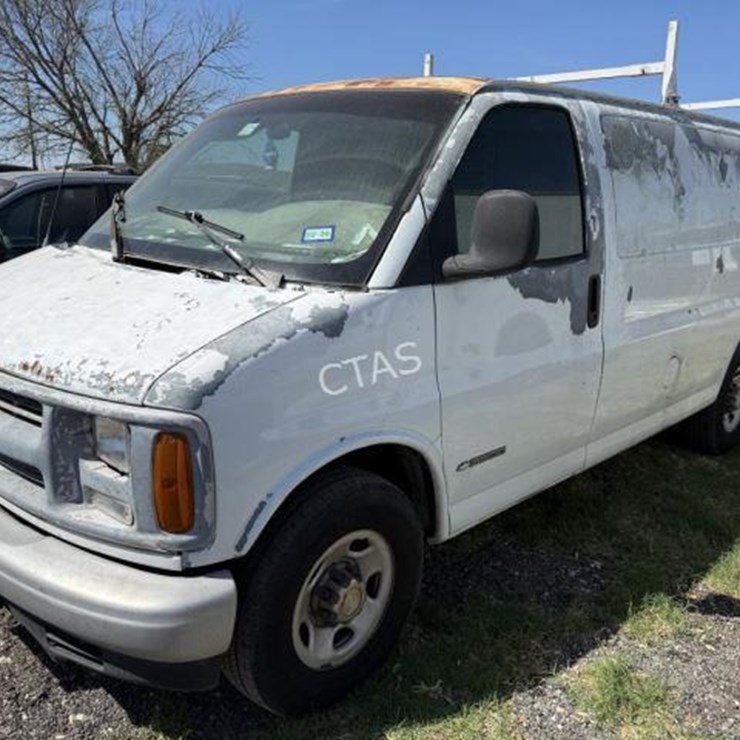 2001 CHEVROLET EXPRESS 3500