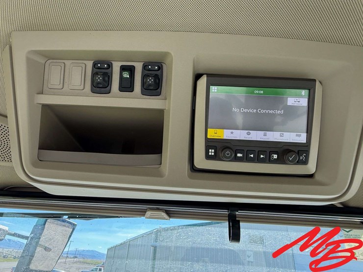 2023-john-deere-8r-370-image-19