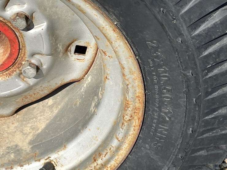 massey-ferguson-1200-image-19