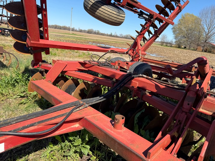 case-ih-3900dh-image-40