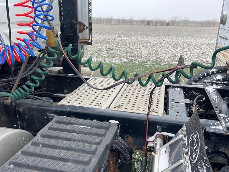 2005-international-8600-image-35