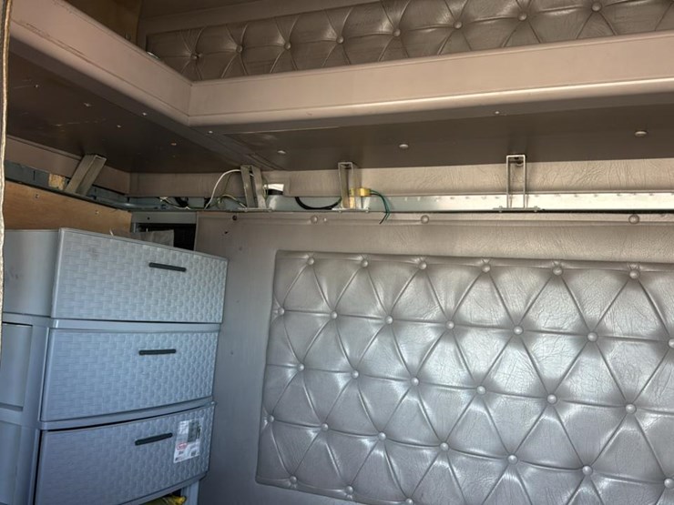 2000-international-9900-image-48