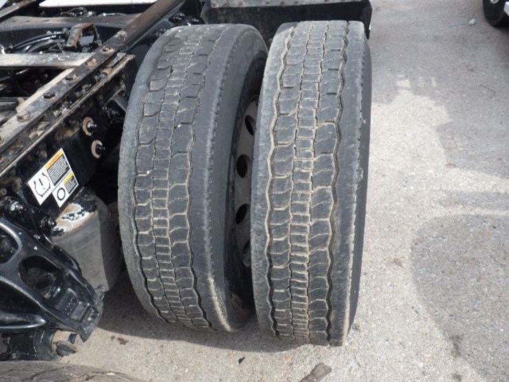 2022-kenworth-t680-image-6