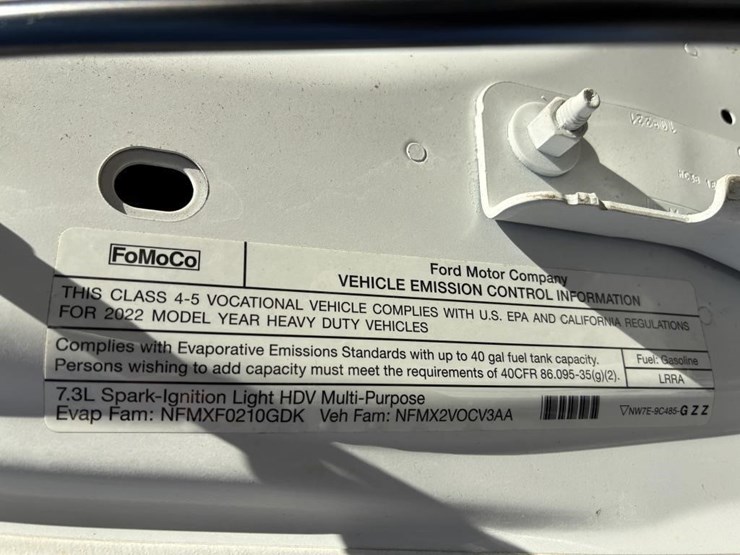 2022-ford-f450-xl-image-10