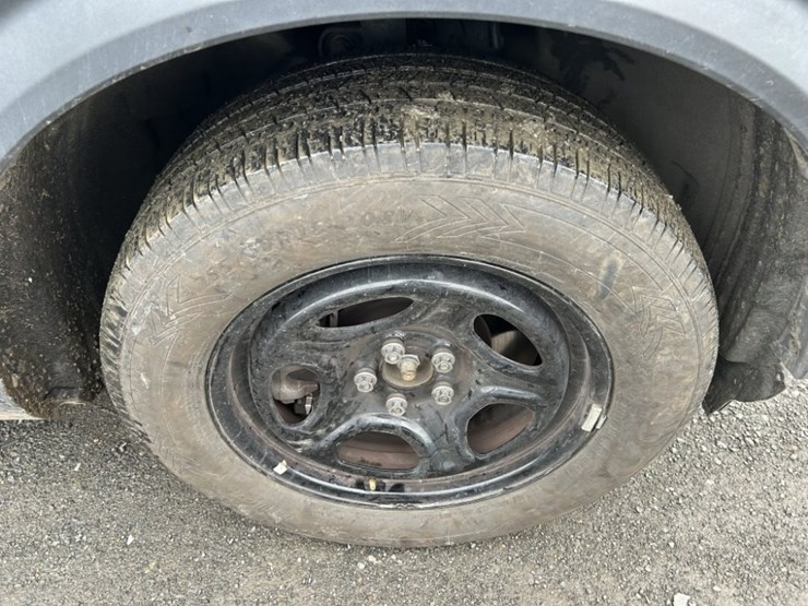 2020-ford-explorer-image-28