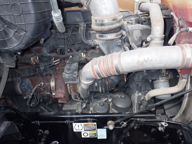 2022-kenworth-t680-image-25