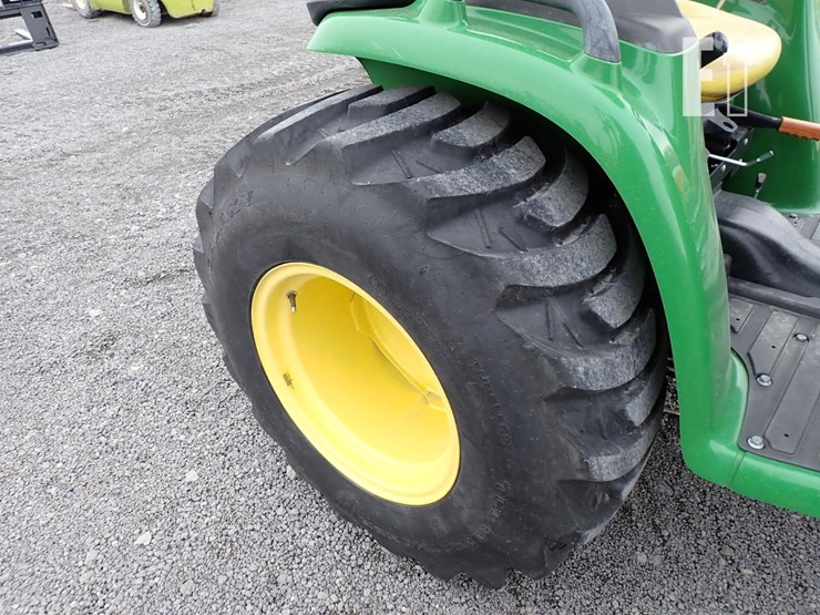 2021-john-deere-3038e-image-8