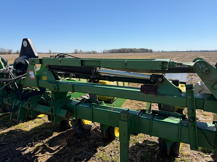 john-deere-7300-image-83