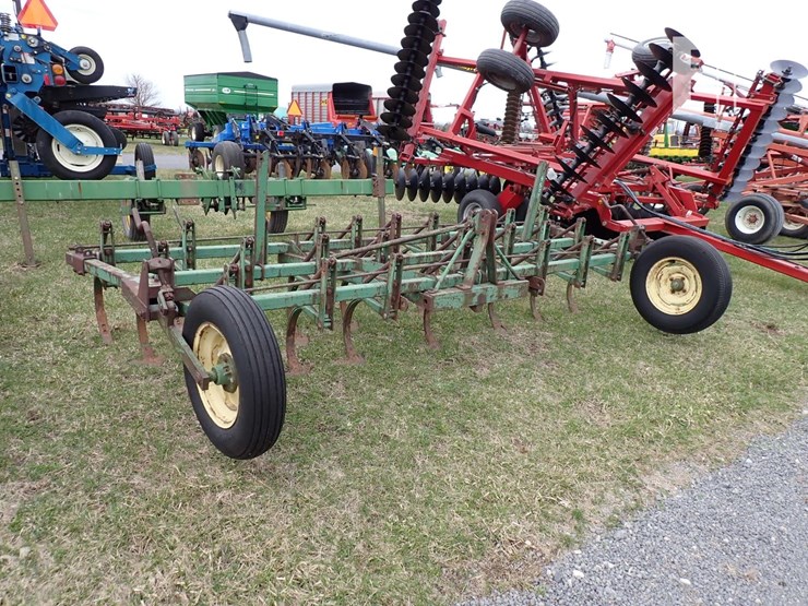 john-deere-c10-image-1