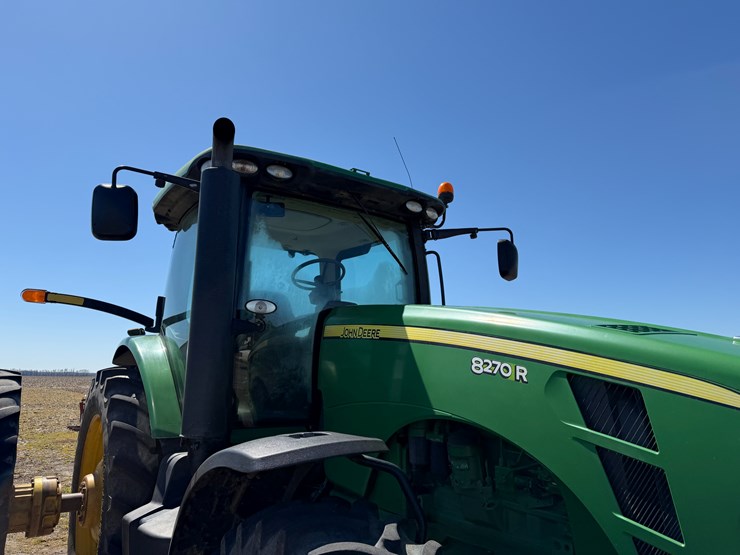 2010-john-deere-8270r-image-37