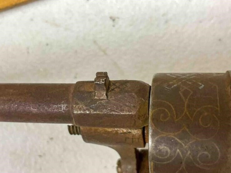 vintage-revolver-image-9