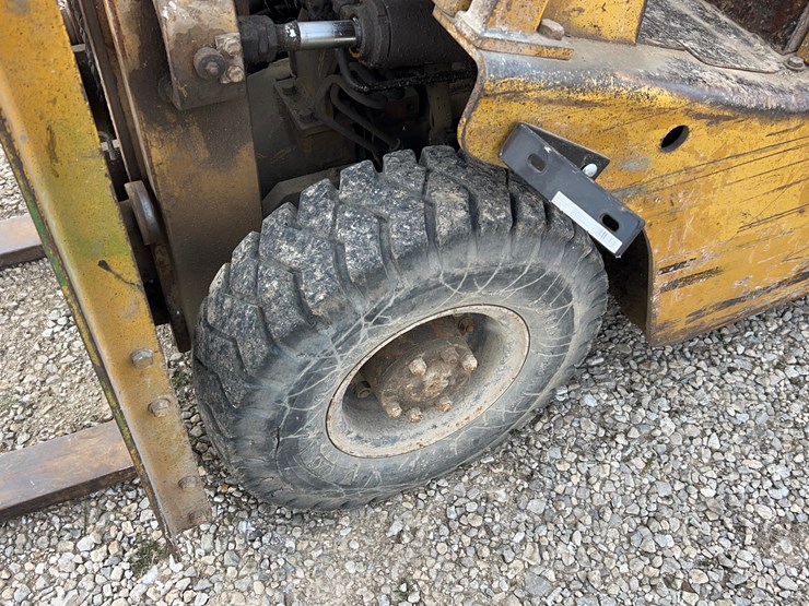 tcm-3000lb-forklift-image-3