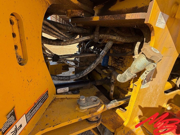 2018-deere-544k-image-17