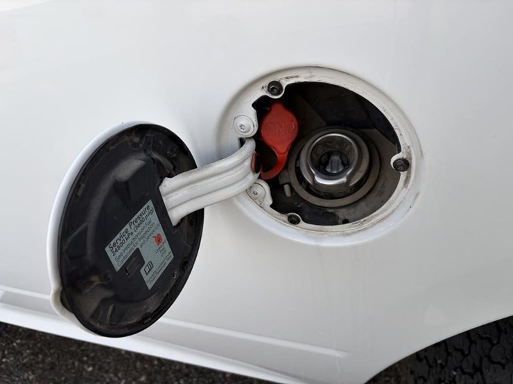 2016-dodge-2500-image-26