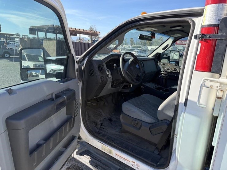 2016-ford-f550-image-10