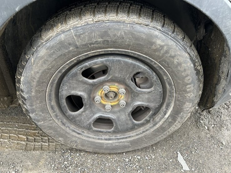 2016-ford-explorer-image-33