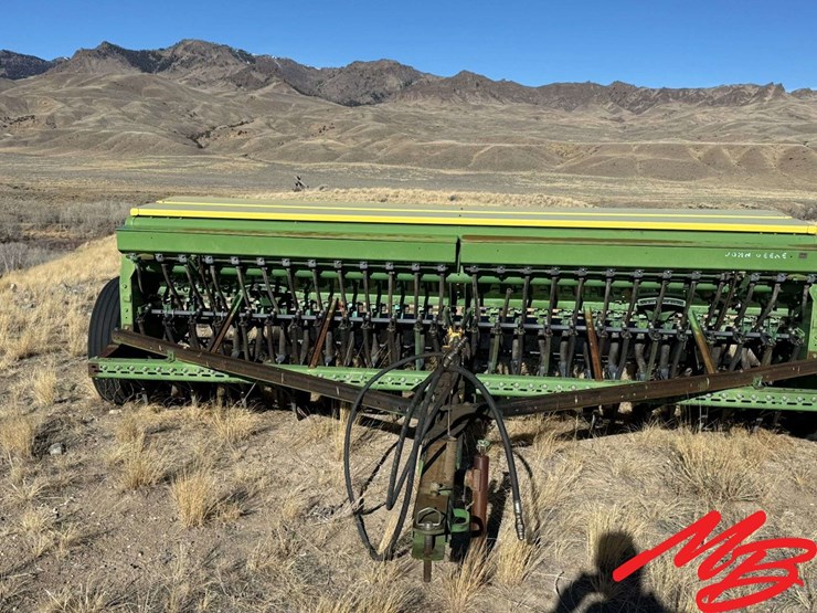 john-deere-8300-image-2