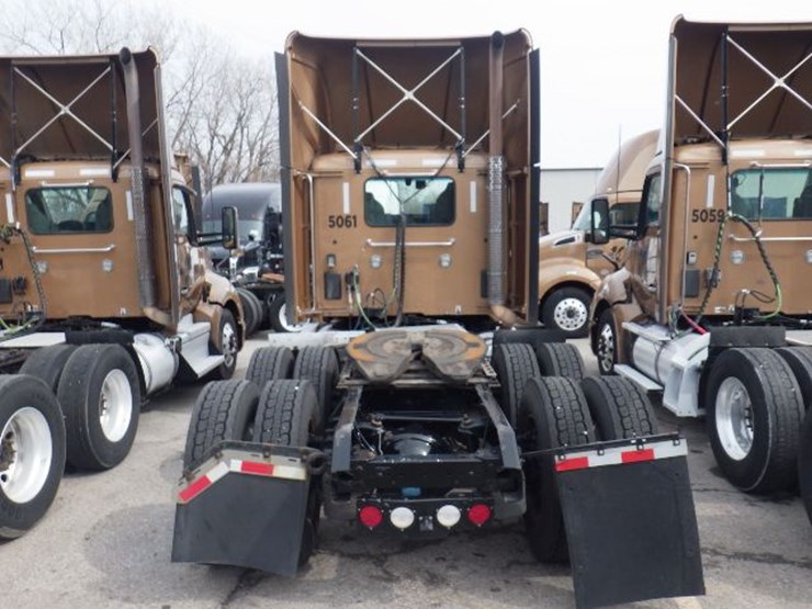 2022-kenworth-t680-image-10