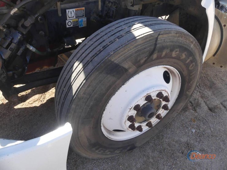 2016-peterbilt-579-image-13