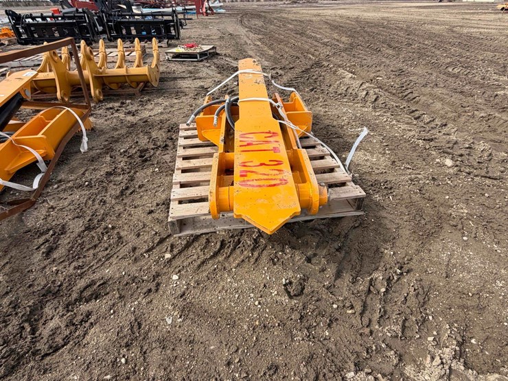 caterpillar-320-image-5