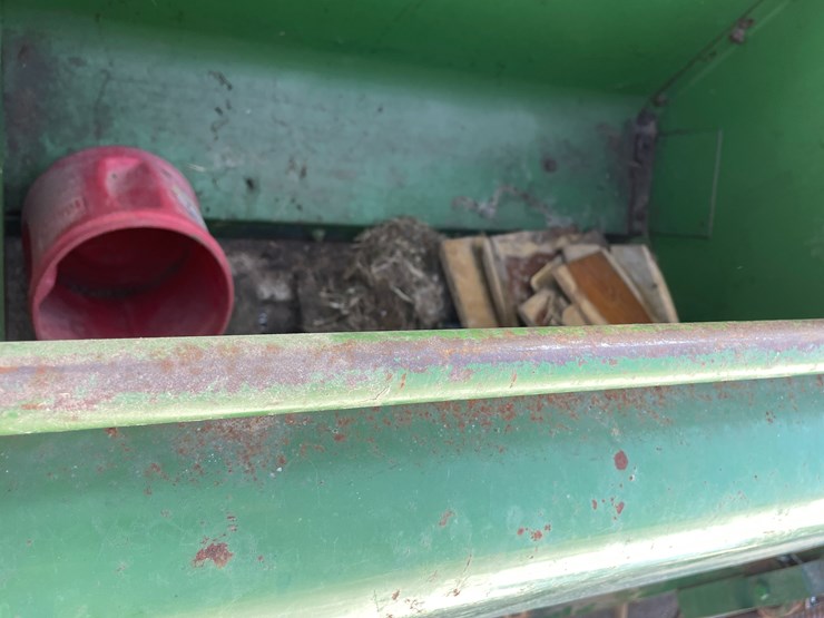 john-deere-8200-image-35