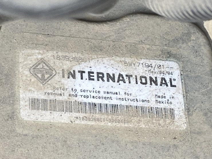 2005-international-durastar-4200-image-33