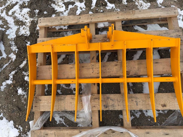 caterpillar-303-image-9