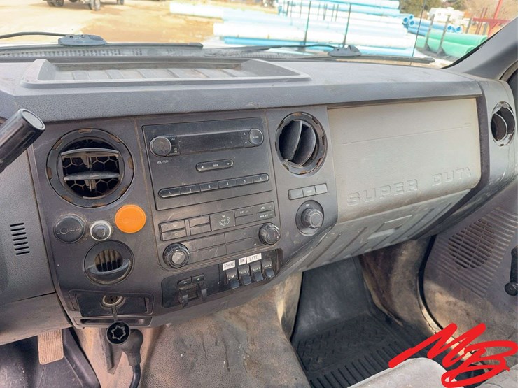 2012-ford-f350-xl-image-31