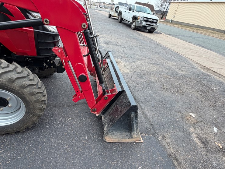#1022-•-mahindra-2638-tractor-with-loader-(eau-claire,-wi)-image-47