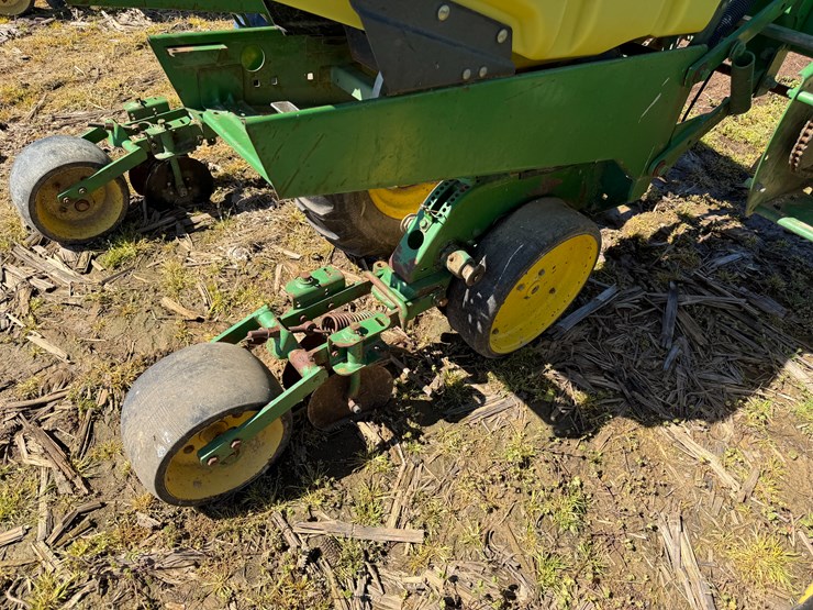 john-deere-7300-image-71