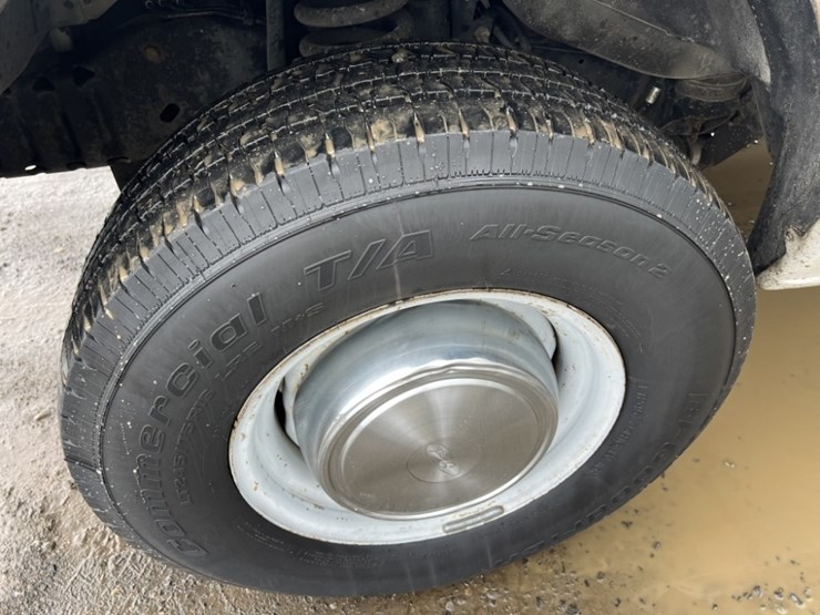 2004-ford-e250-image-16