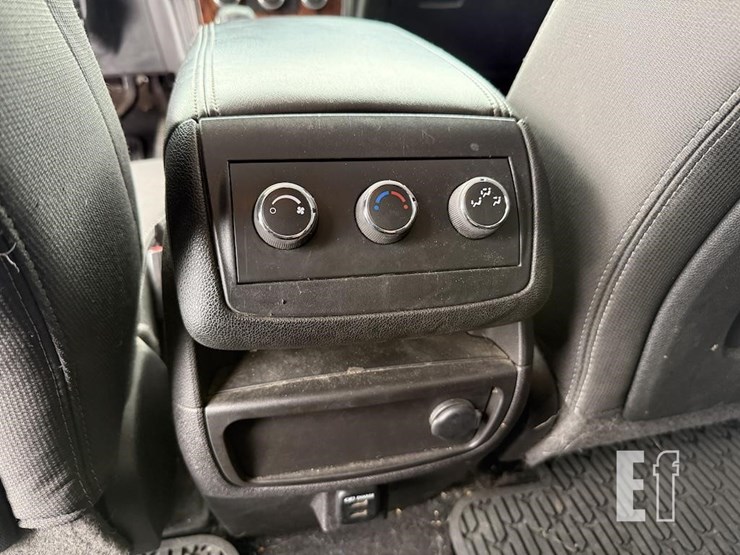 2014-chevrolet-traverse-image-15