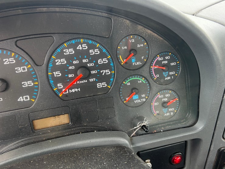 2005-international-8600-image-52