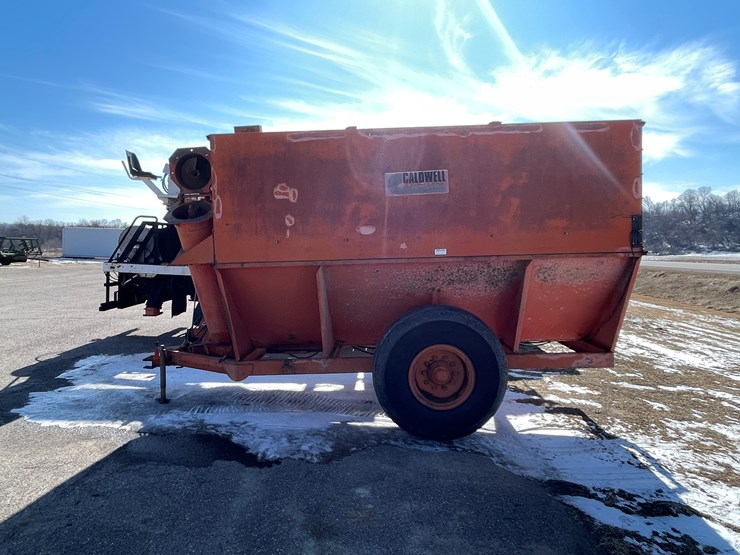 #1013-•-caldwell-grain-cart-image-7