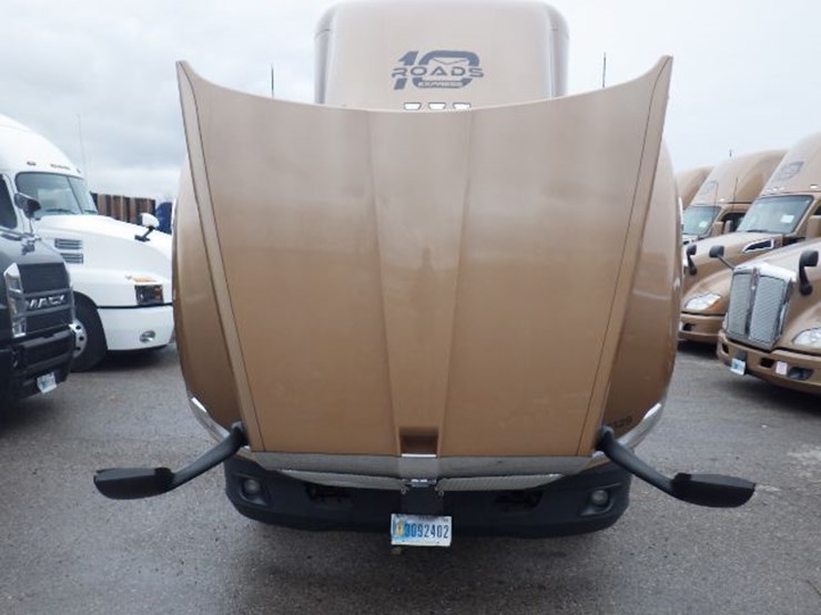 2022-kenworth-t680-image-23