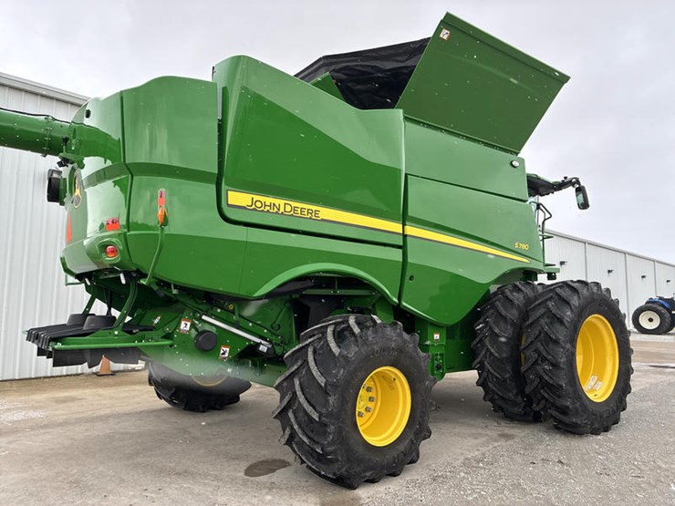 2023-john-deere-s780-image-4