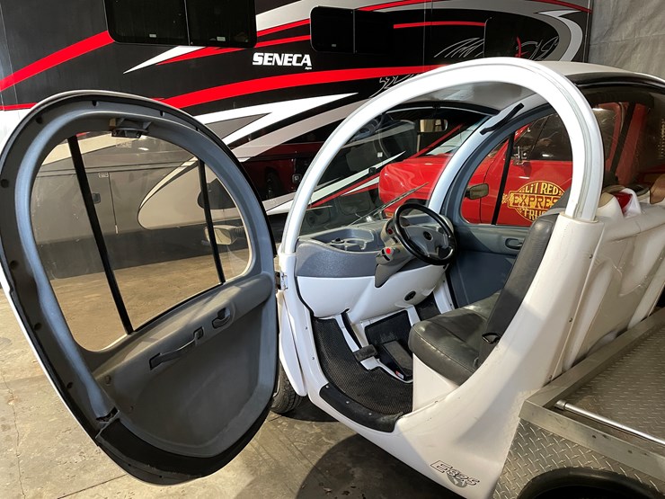 #1026-•-2003-gem-e825-electric-golf-cart-(independence,-wi)-image-13