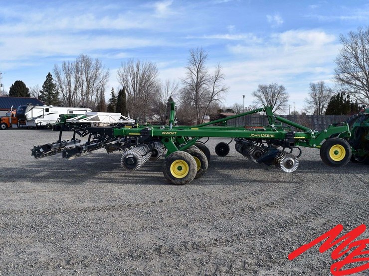 2019-john-deere-2660vt-image-18
