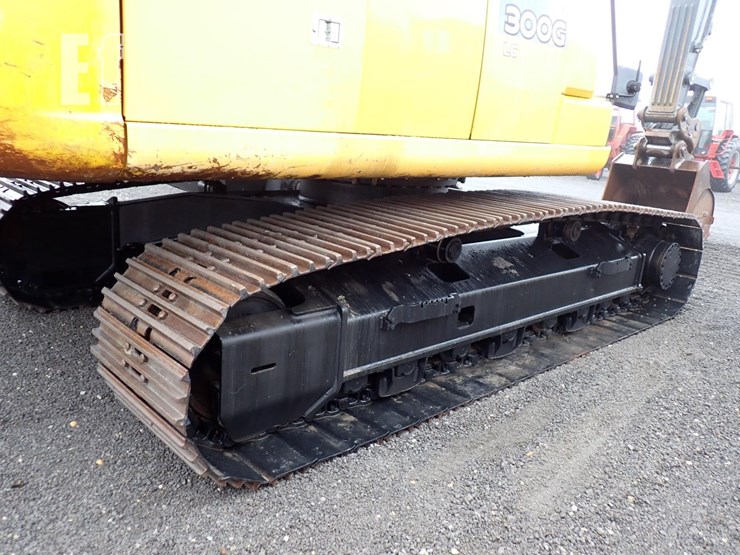 2016-deere-300g-lc-image-8