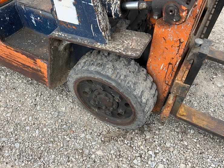 toyota-4000lb-forklift-image-6