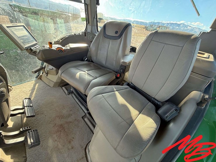 2020-john-deere-8r-250-image-22