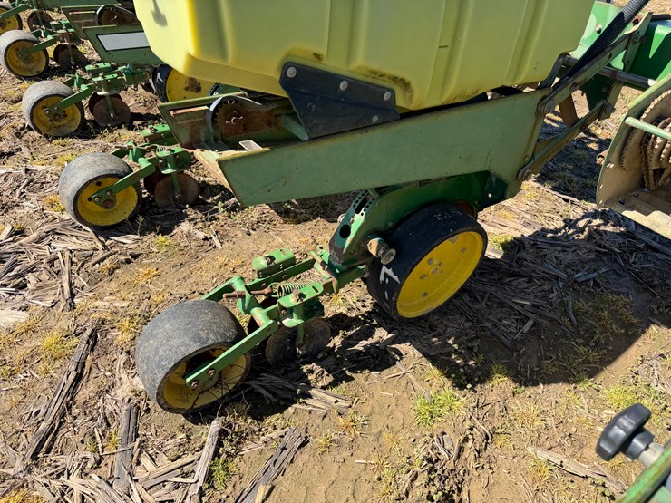 john-deere-1720-image-28