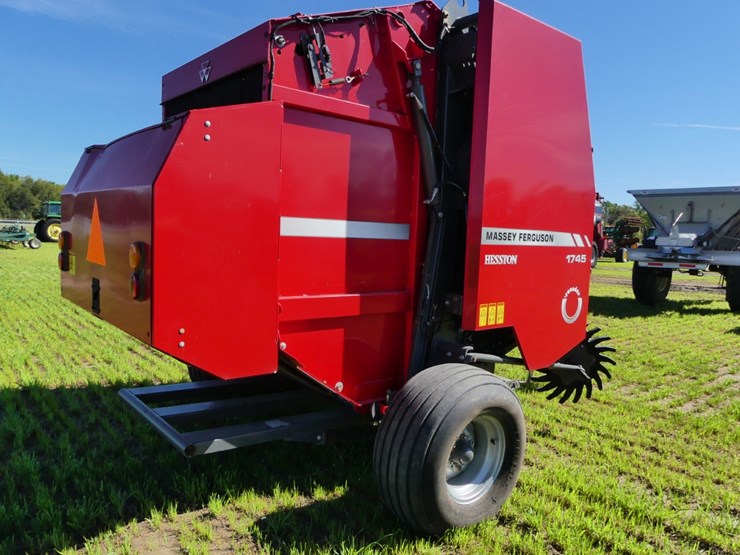 massey-ferguson-1745-image-4