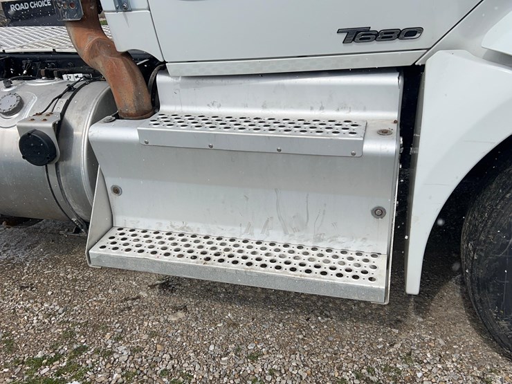 2017-kenworth-t680-image-20