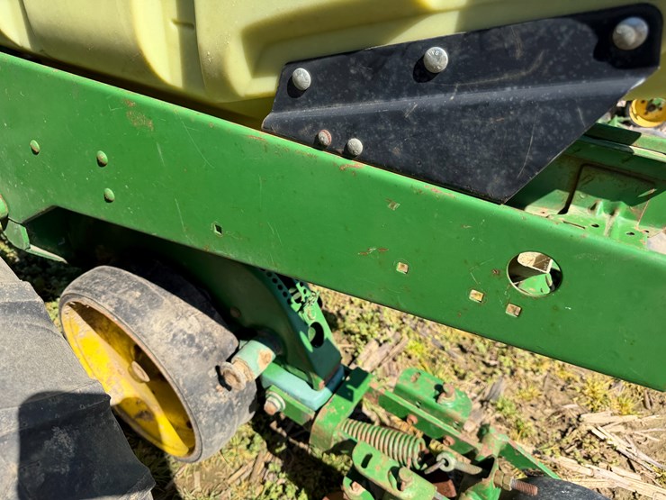 john-deere-7300-image-40